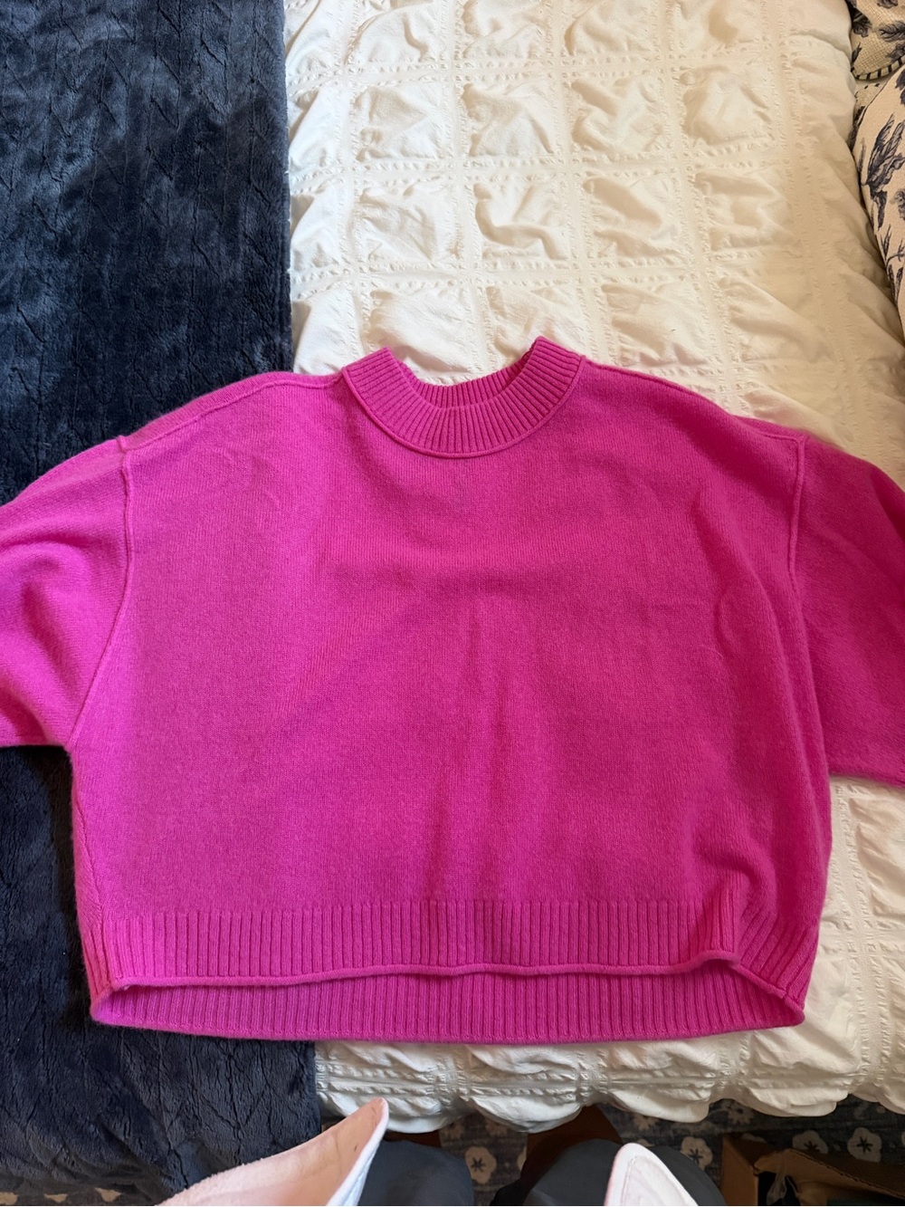 Anthro women’s pink cashmere sweater